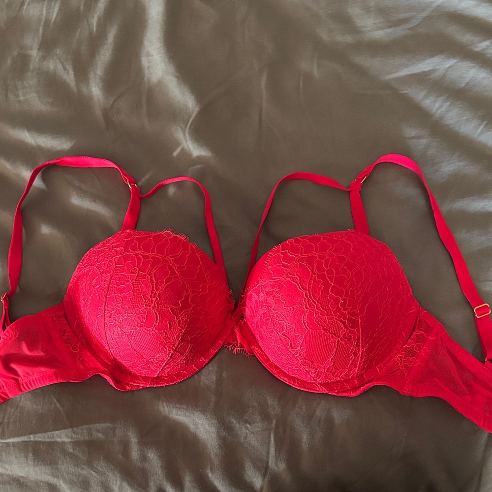 NWOT- Victorias Secret Elegant Red Lace Bra